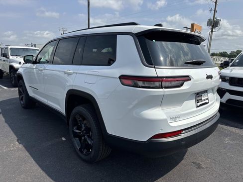 New 2026 Jeep Grand Cherokee L Limited RWD image 4