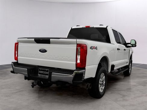 Used 2024 Ford F250 XLT w/ Snow Plow/Camper Package image 5