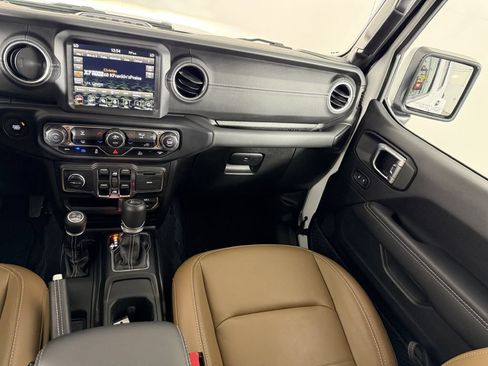 Used 2023 Jeep Wrangler Unlimited Sahara AWD/4WD image 21