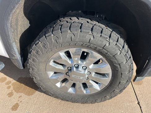 Used 2024 GMC Sierra 3500 Denali image 59