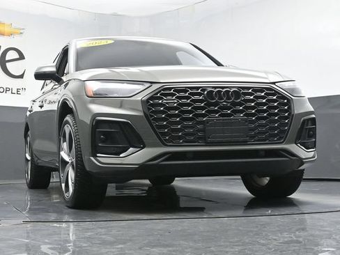 Used 2023 Audi Q5 2.0T Premium Plus w/ Premium Plus Package AWD/4WD image 3