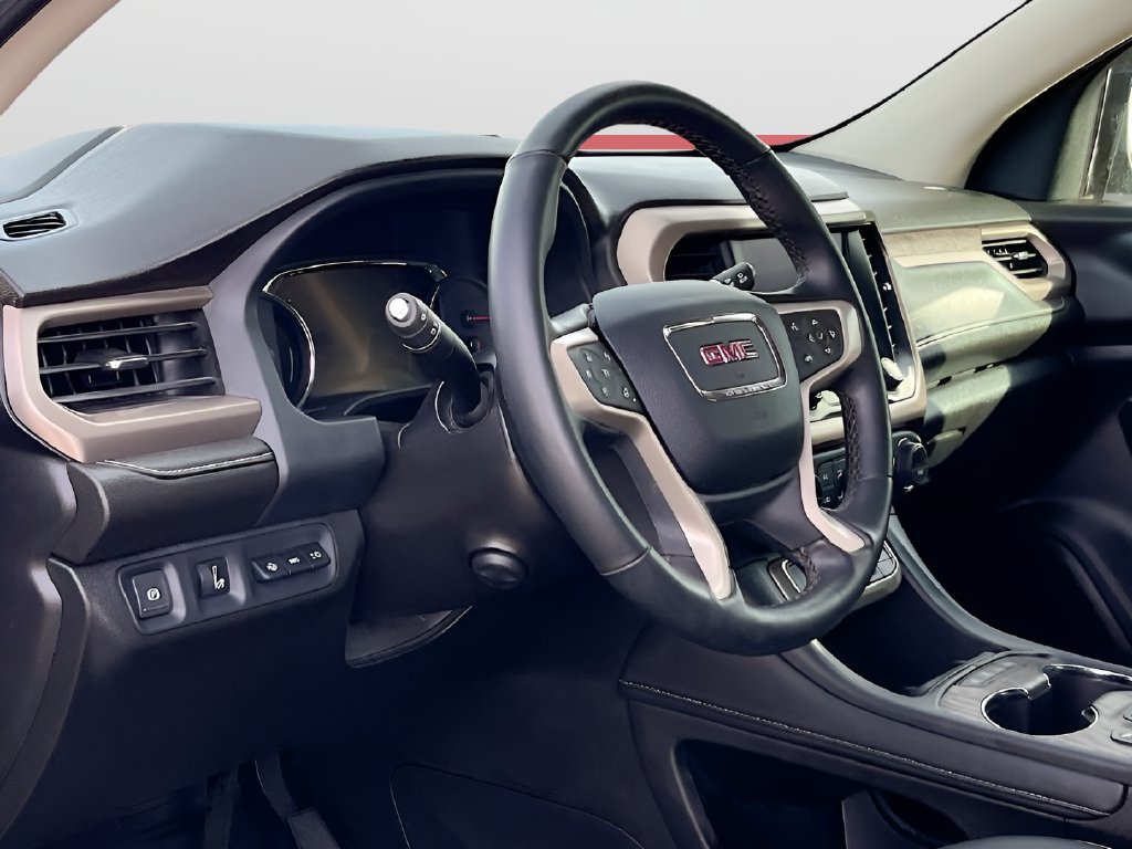 Used 2023 GMC Acadia Denali w/ Denali Technology Package FWD image 9
