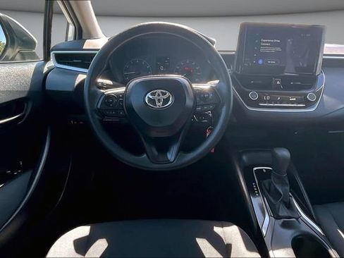 Used 2025 Toyota Corolla LE image 8