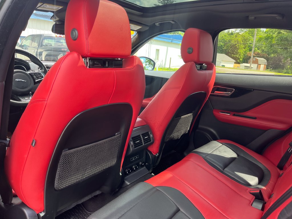 Used 2018 Jaguar F-PACE S AWD/4WD image 28