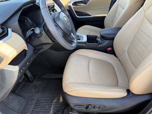 Used 2023 Toyota RAV4 XLE Premium FWD image 20