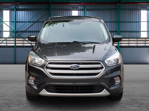 Used 2017 Ford Escape SE FWD image 7