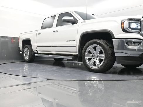Used 2018 GMC Sierra 1500 SLT AWD/4WD image 31