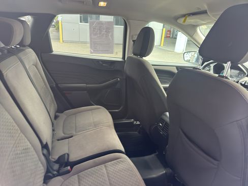 Used 2022 Ford Escape SE FWD image 14