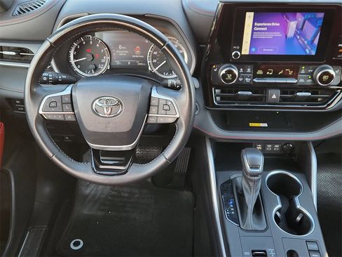 Used 2023 Toyota Highlander XSE image 27