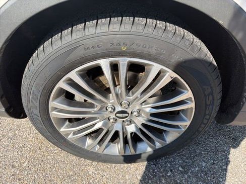 Used 2016 Lincoln MKX Reserve w/ Climate Package AWD/4WD image 10