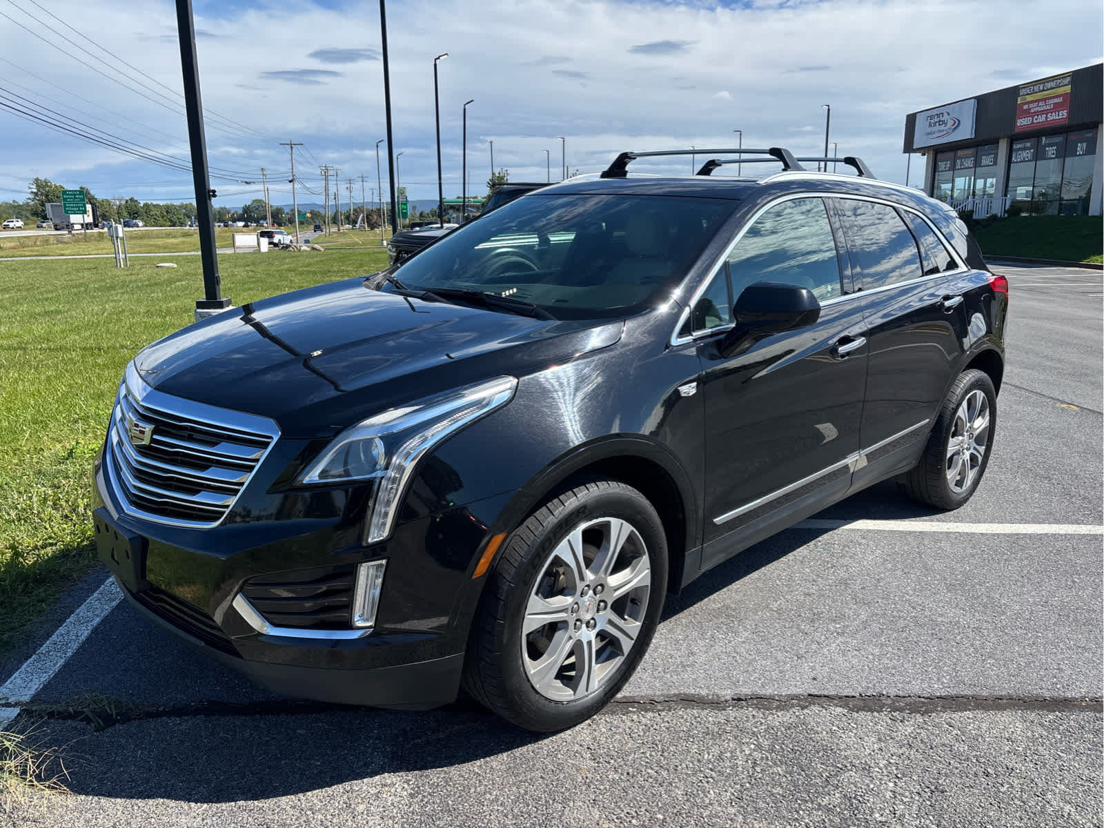 Used 2017 Cadillac XT5 Luxury w/ Driver Awareness Package AWD/4WD image 1