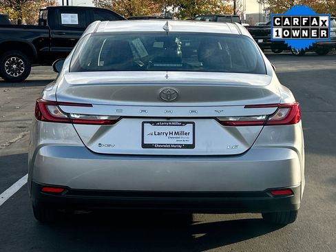 Used 2025 Toyota Camry SE image 5