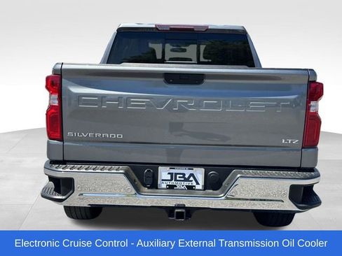Used 2022 Chevrolet Silverado 1500 LTZ w/ LTZ Convenience Package II AWD/4WD image 25