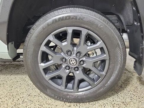 Used 2025 Toyota Sequoia Platinum AWD/4WD image 8