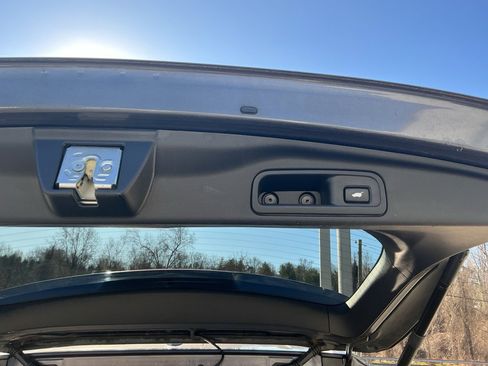 Used 2017 Honda Pilot Touring image 16