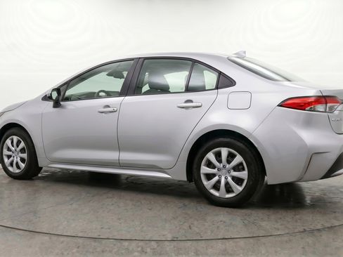 Used 2025 Toyota Corolla LE FWD image 6