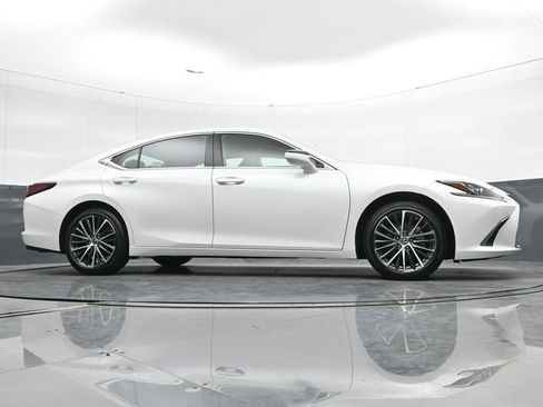 Used 2025 Lexus ES 350 w/ Premium Package FWD image 30
