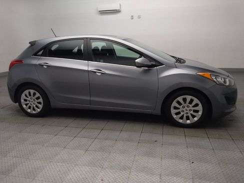 Used 2016 Hyundai Elantra GT FWD image 11