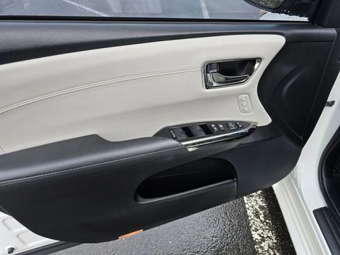 Used 2016 Toyota Avalon Touring image 16