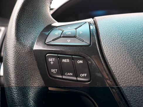 Used 2017 Ford Explorer XLT w/ Equipment Group 202A AWD/4WD image 16