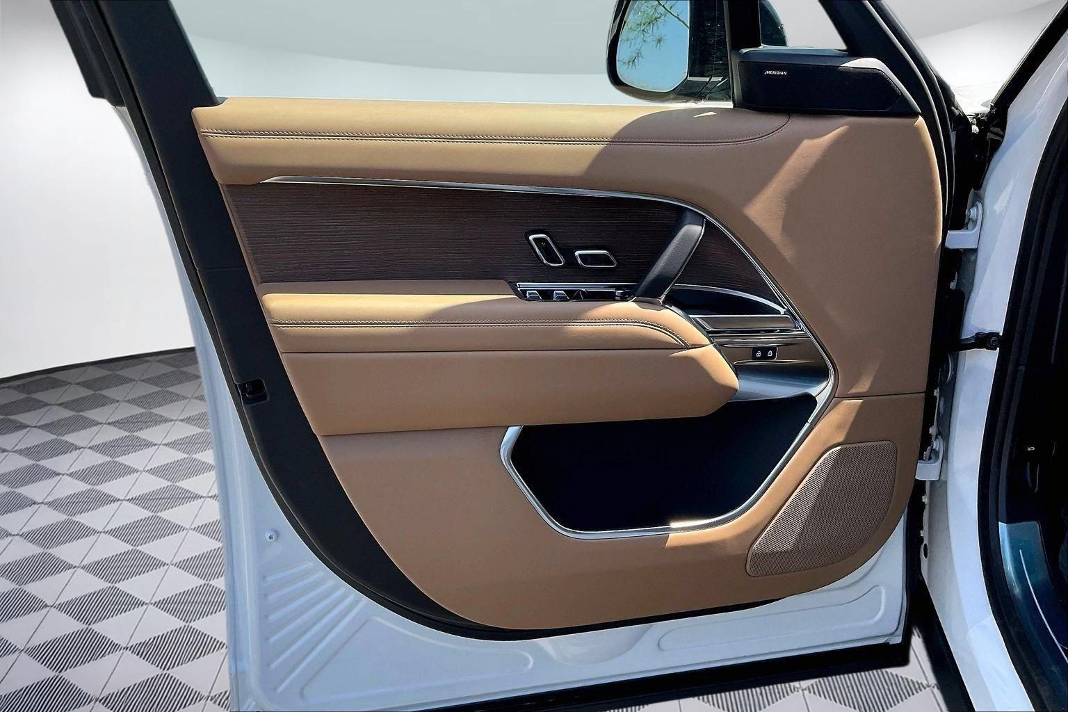 New 2026 Land Rover Range Rover SE AWD/4WD image 14