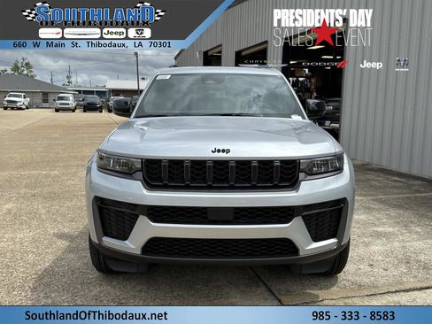 New 2026 Jeep Grand Cherokee L 2WD image 2