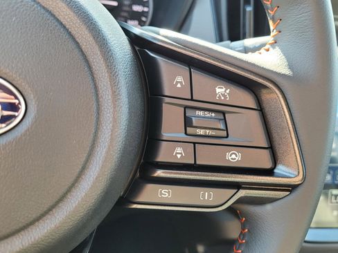 Used 2025 Subaru Crosstrek 2.5i Limited w/ Crosstrek Mirror Package image 7