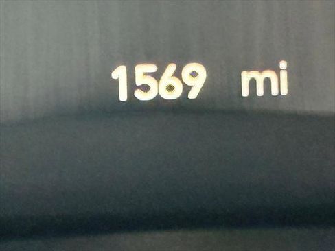 Certified 2025 Chrysler Pacifica Limited image 24