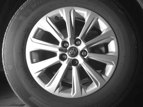 Used 2025 Toyota Grand Highlander FWD image 13
