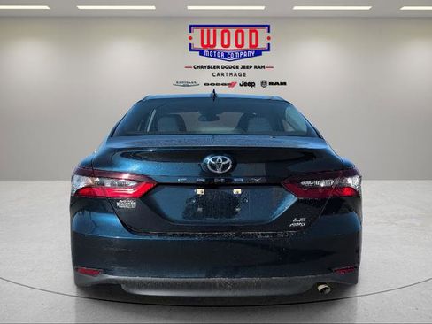 Used 2021 Toyota Camry LE image 4