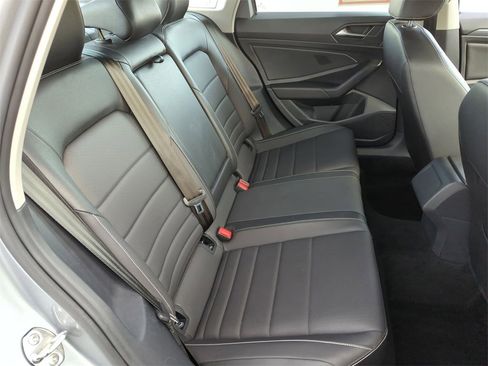 Used 2024 Volkswagen Jetta SE image 29