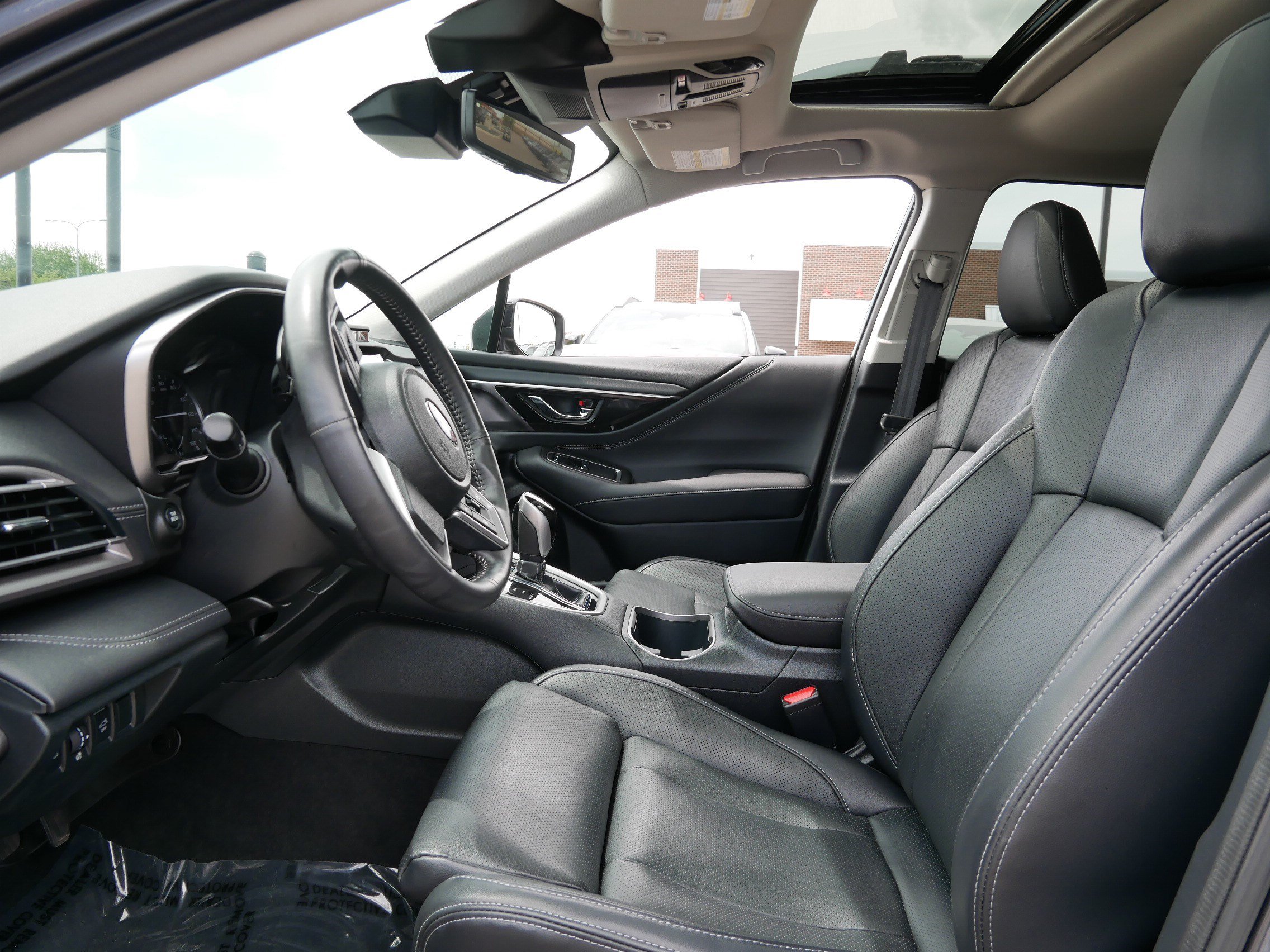 Used 2025 Subaru Outback Touring w/ Tech Package 3 AWD/4WD image 31