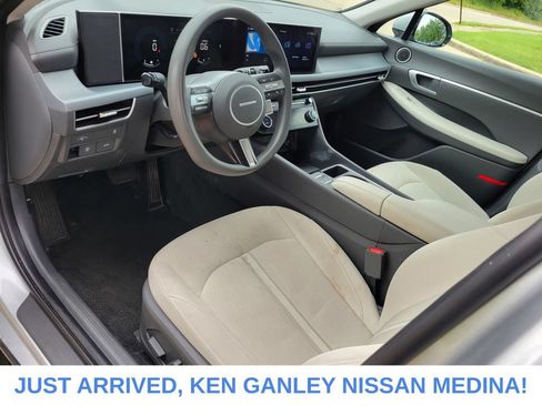 Used 2025 Hyundai Sonata SEL FWD image 9