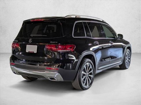 Used 2023 Mercedes-Benz GLB 250 4MATIC image 5