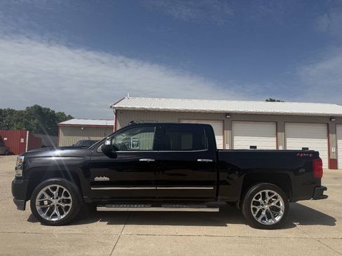 Used 2018 Chevrolet Silverado 1500 High Country AWD/4WD image 12