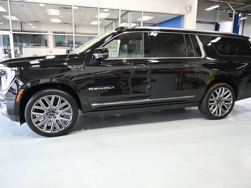 New 2026 GMC Yukon XL Denali Ultimate w/ LPO, Floor Liner Package AWD/4WD image 15