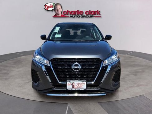 Certified 2025 Nissan Kicks Play S FWD image 9