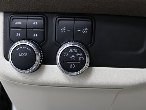 Used 2021 GMC Yukon XL Denali image 53