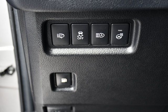 Used 2021 Lexus GX 460 Premium w/ Accessory Package AWD/4WD image 34