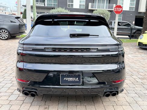 Used 2025 Porsche Cayenne GTS image 13