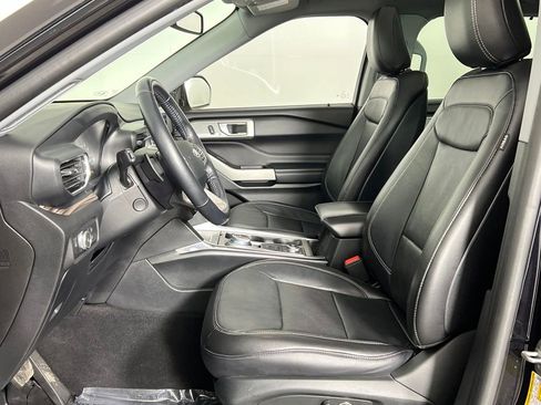 Used 2020 Ford Explorer Limited w/ Class III Trailer Tow Package image 17