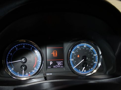Used 2019 Toyota Corolla LE FWD image 11