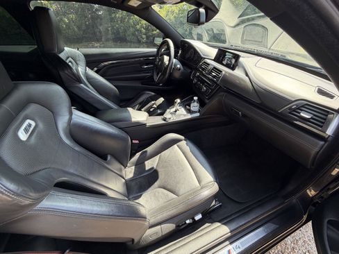 Used 2017 BMW M4 Coupe RWD image 18