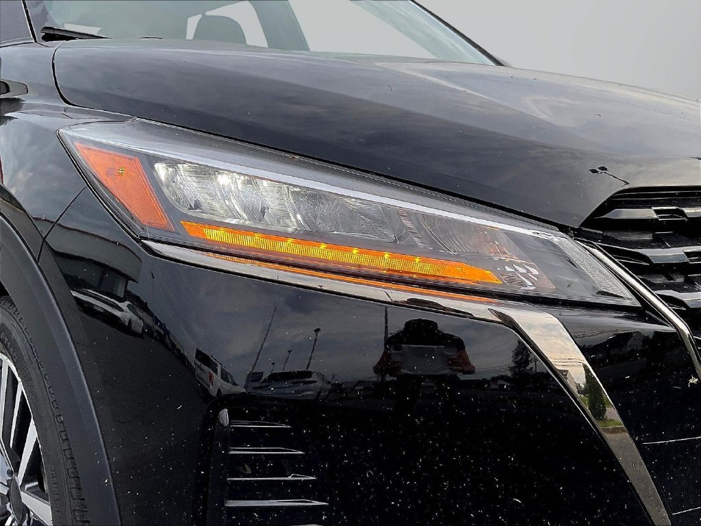 Used 2024 Nissan Kicks SR FWD image 31