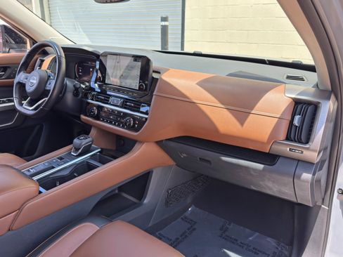 Used 2022 Nissan Pathfinder Platinum w/ Cargo Package FWD image 14