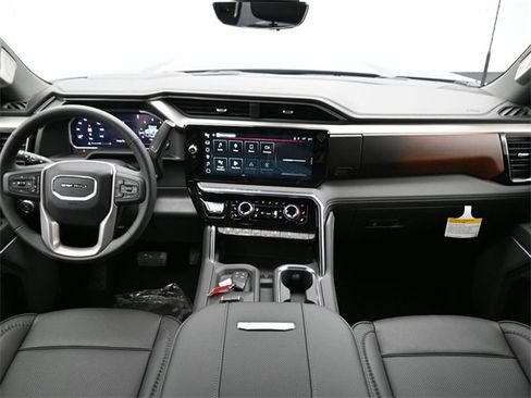 New 2026 GMC Sierra 3500 Denali w/ Denali Reserve Package image 12