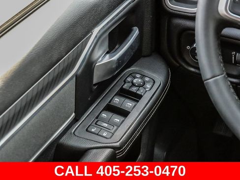 Used 2025 RAM 2500 Big Horn AWD/4WD image 30