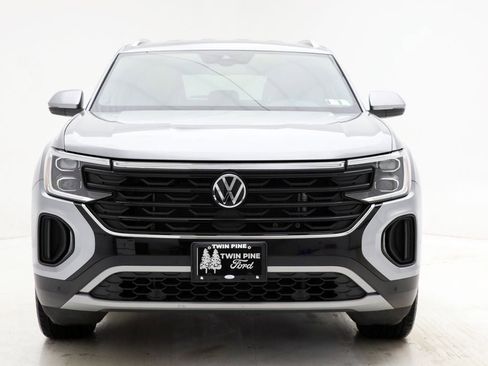 Used 2025 Volkswagen Atlas Cross Sport SE AWD/4WD image 5