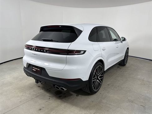 New 2026 Porsche Cayenne S image 7