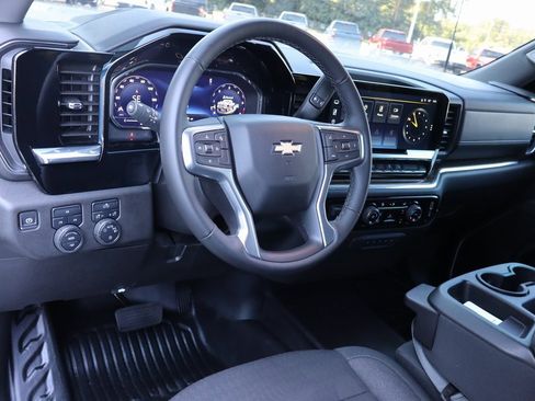 Used 2024 Chevrolet Silverado 3500 LT w/ Z71 Off-Road Package image 4